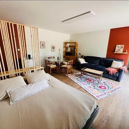 Bed & Breakfast Indépendante Et Cosy Avec Jardin Cardan